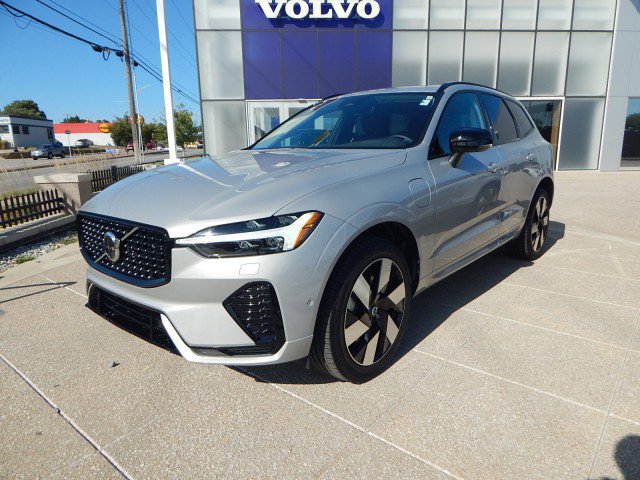 Certified 2024 Volvo XC60 T8 Plus w/ Protection Package Premier