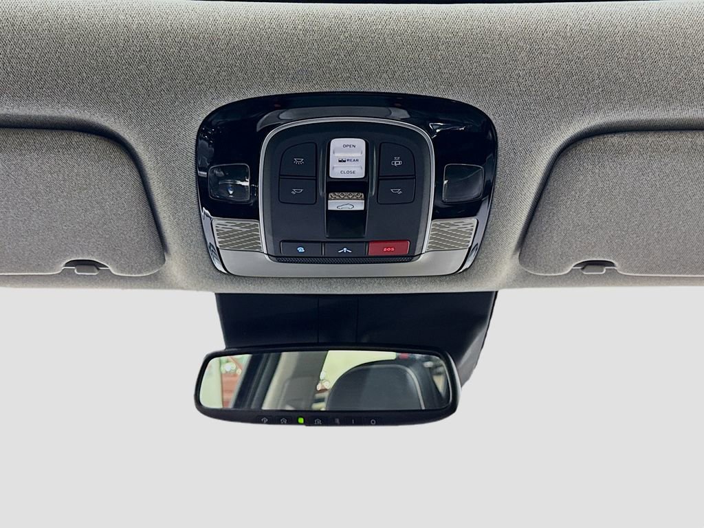 Used 2022 Hyundai Palisade Limited image 25