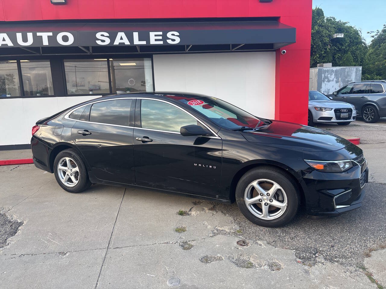 Used 2018 Chevrolet Malibu LS FWD image 3