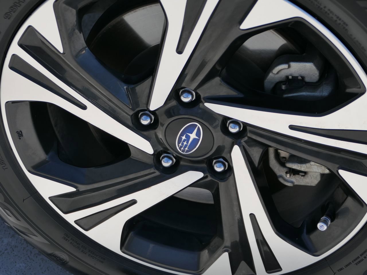 Used 2024 Subaru Crosstrek 2.0i Premium w/ Crosstrek Mirror Package AWD/4WD image 11