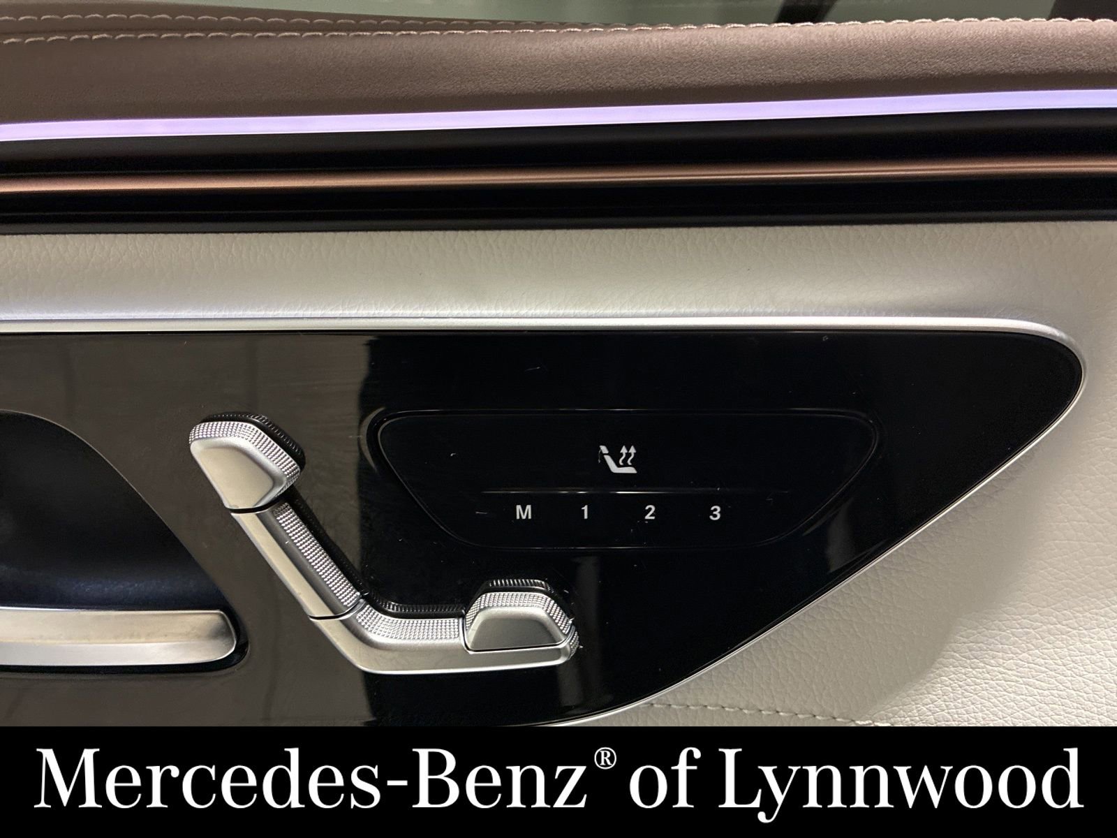 Used 2023 Mercedes-Benz EQE 500 4MATIC SUV image 16