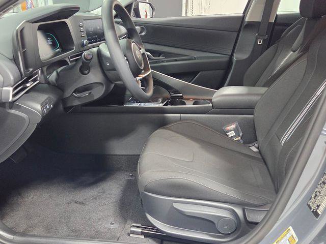 New 2026 Hyundai Elantra Hybrid FWD image 5
