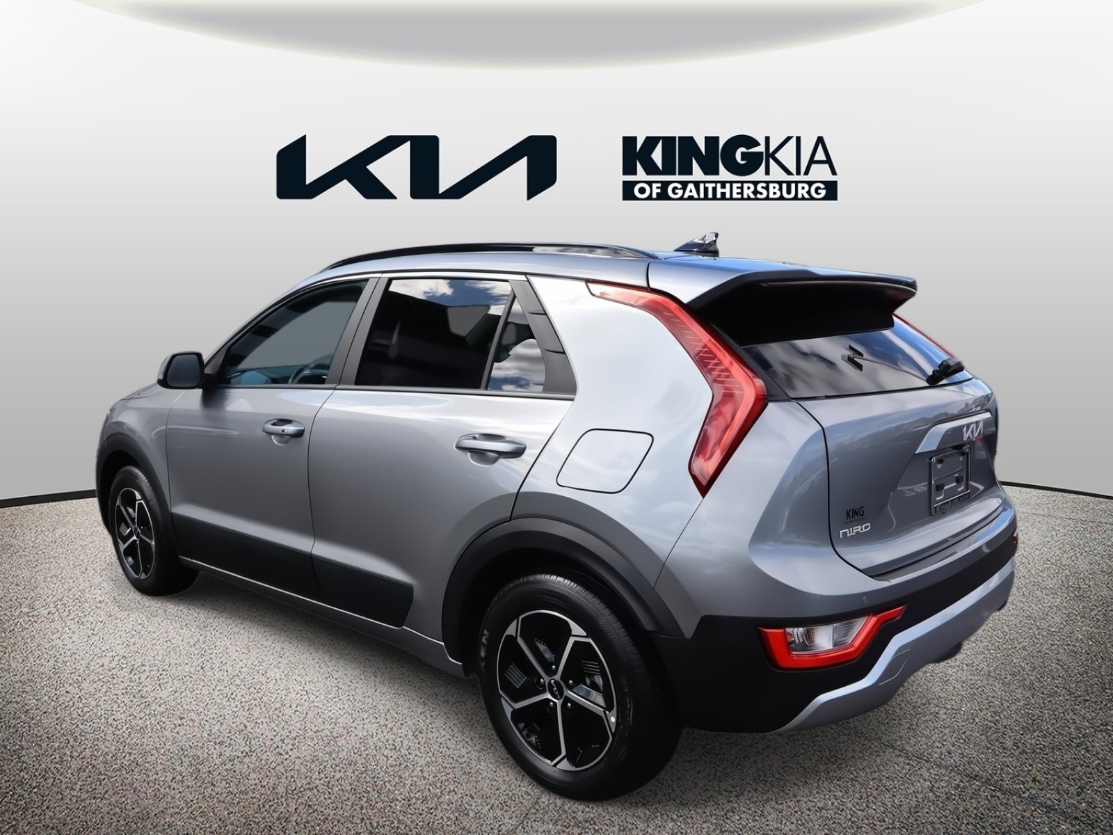 Certified 2025 Kia Niro EX image 6