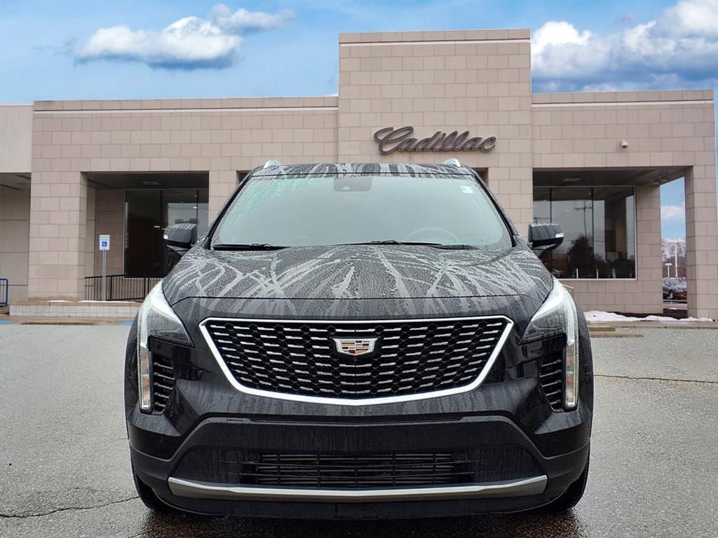 Used 2022 Cadillac XT4 Premium Luxury w/ Enhanced Visibility Package image 2