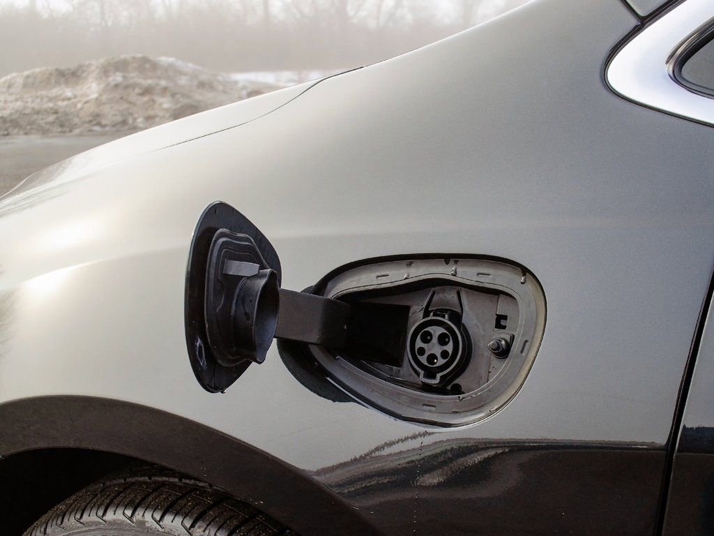 Used 2023 Chrysler Pacifica Limited image 8