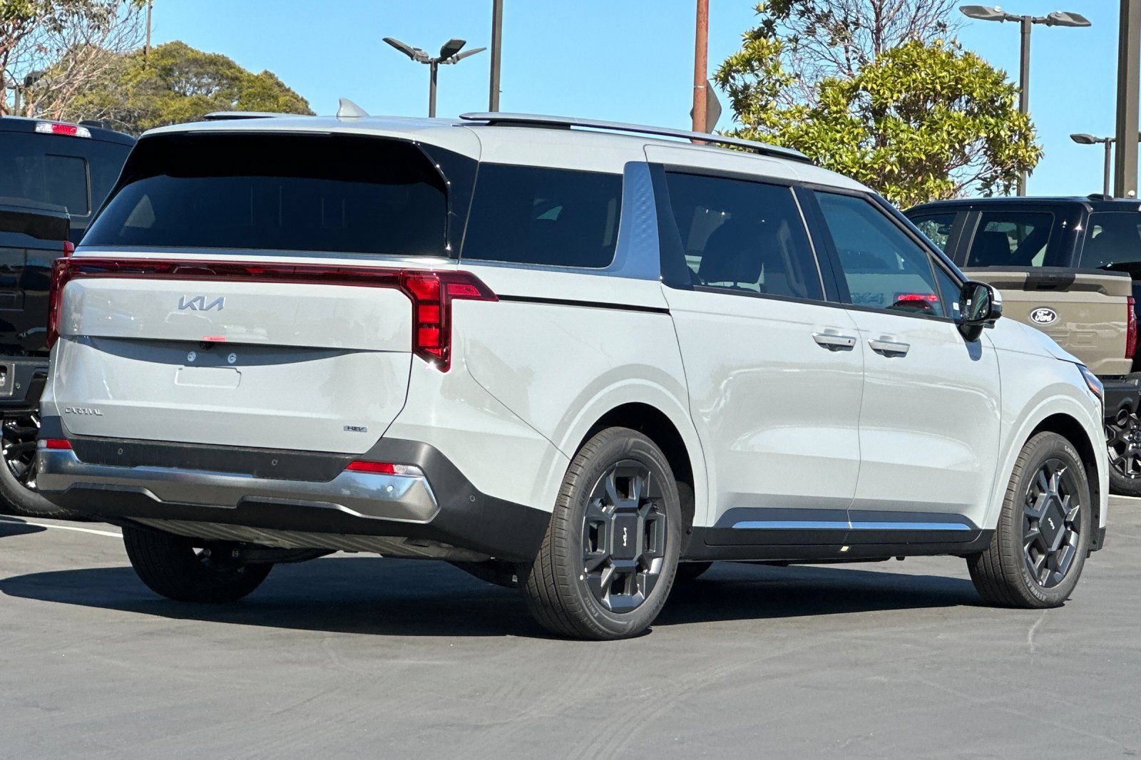 New 2026 Kia Carnival SX FWD image 4