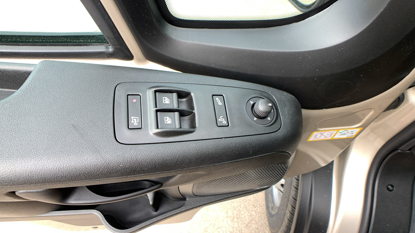 New 2026 RAM ProMaster 2500 w/ Premium Convenience Group FWD image 12