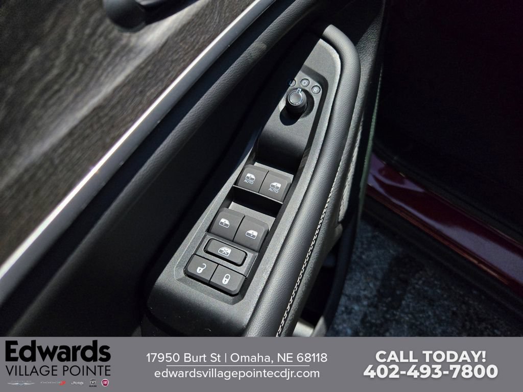 New 2026 Jeep Grand Cherokee L Limited w/ Limited Altitude Package AWD/4WD image 11