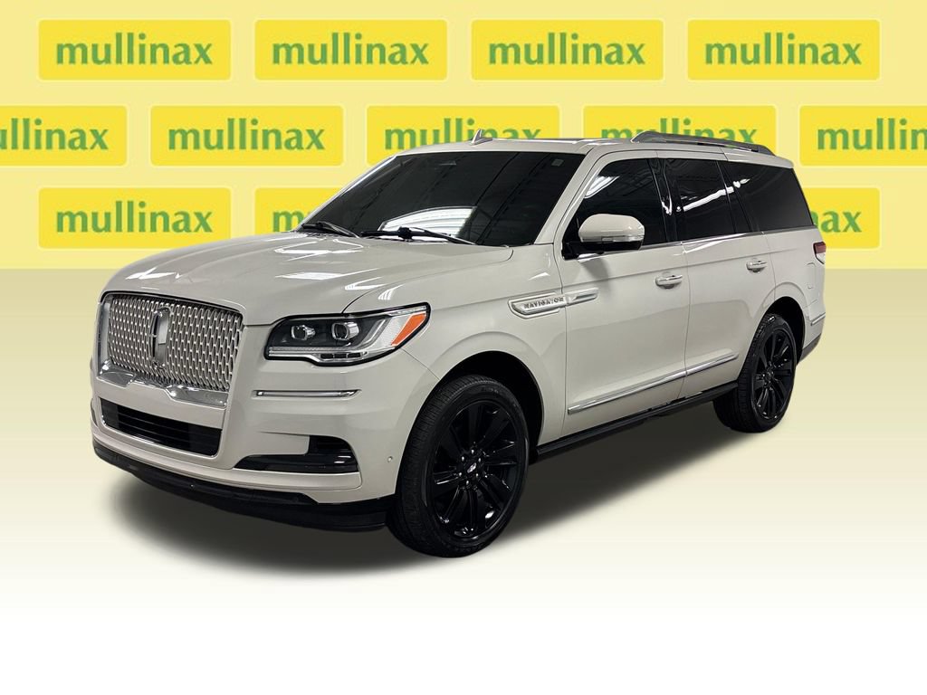 Used 2022 Lincoln Navigator Reserve AWD/4WD image 8