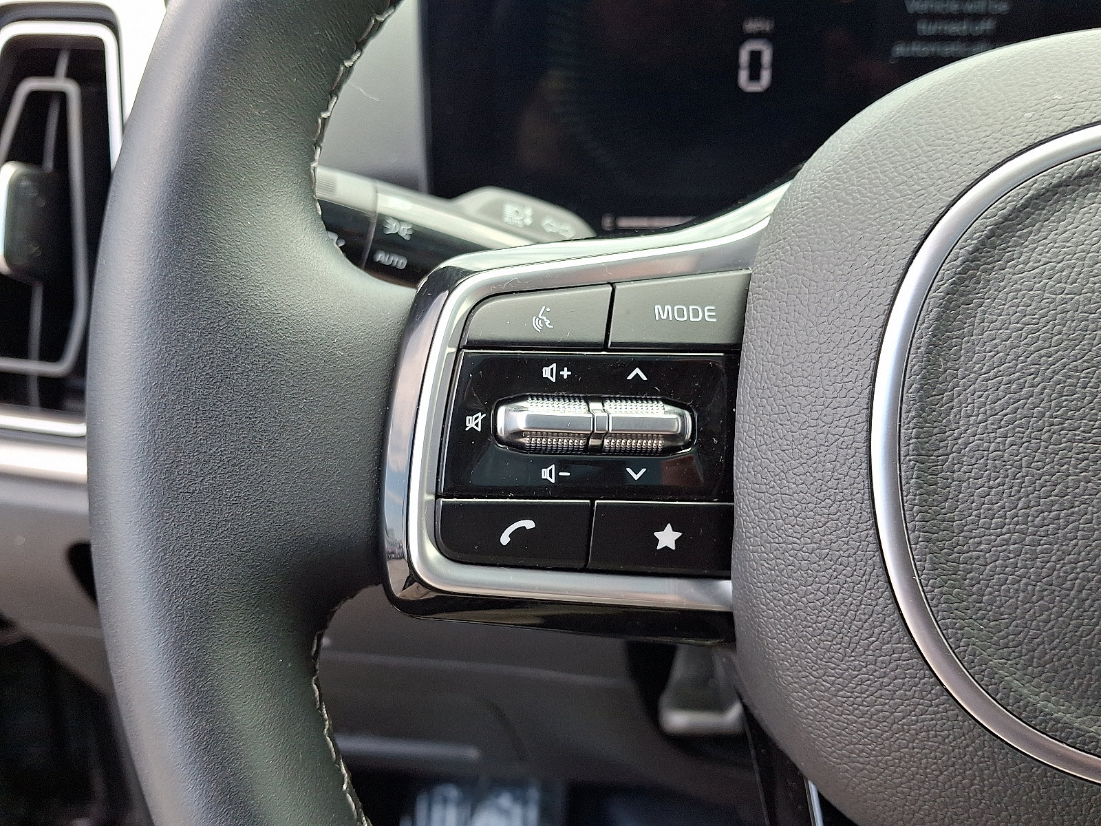 Certified 2025 Kia Sorento S w/ Panoramic Sunroof Package FWD image 22