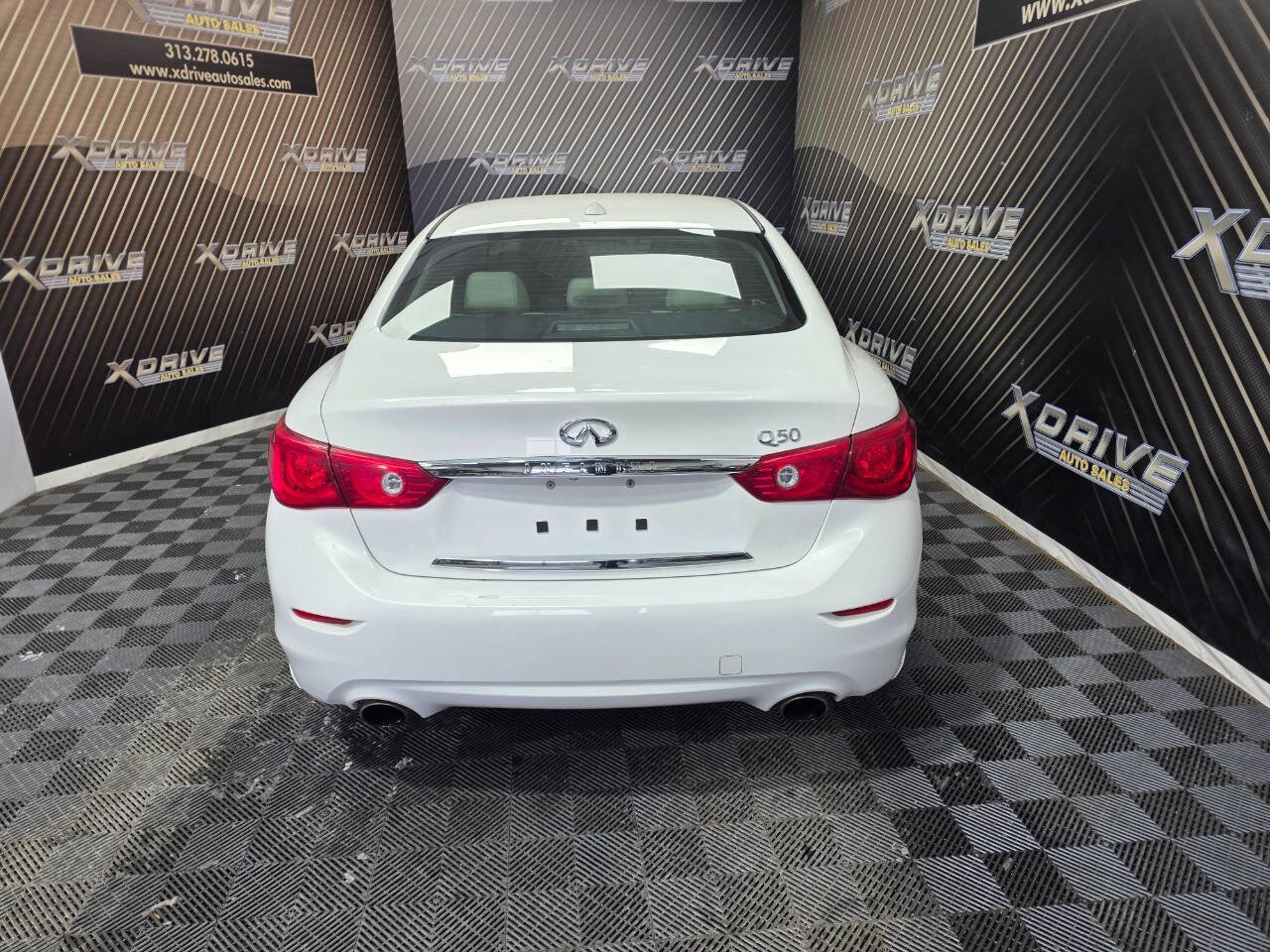 Used 2015 INFINITI Q50 image 12