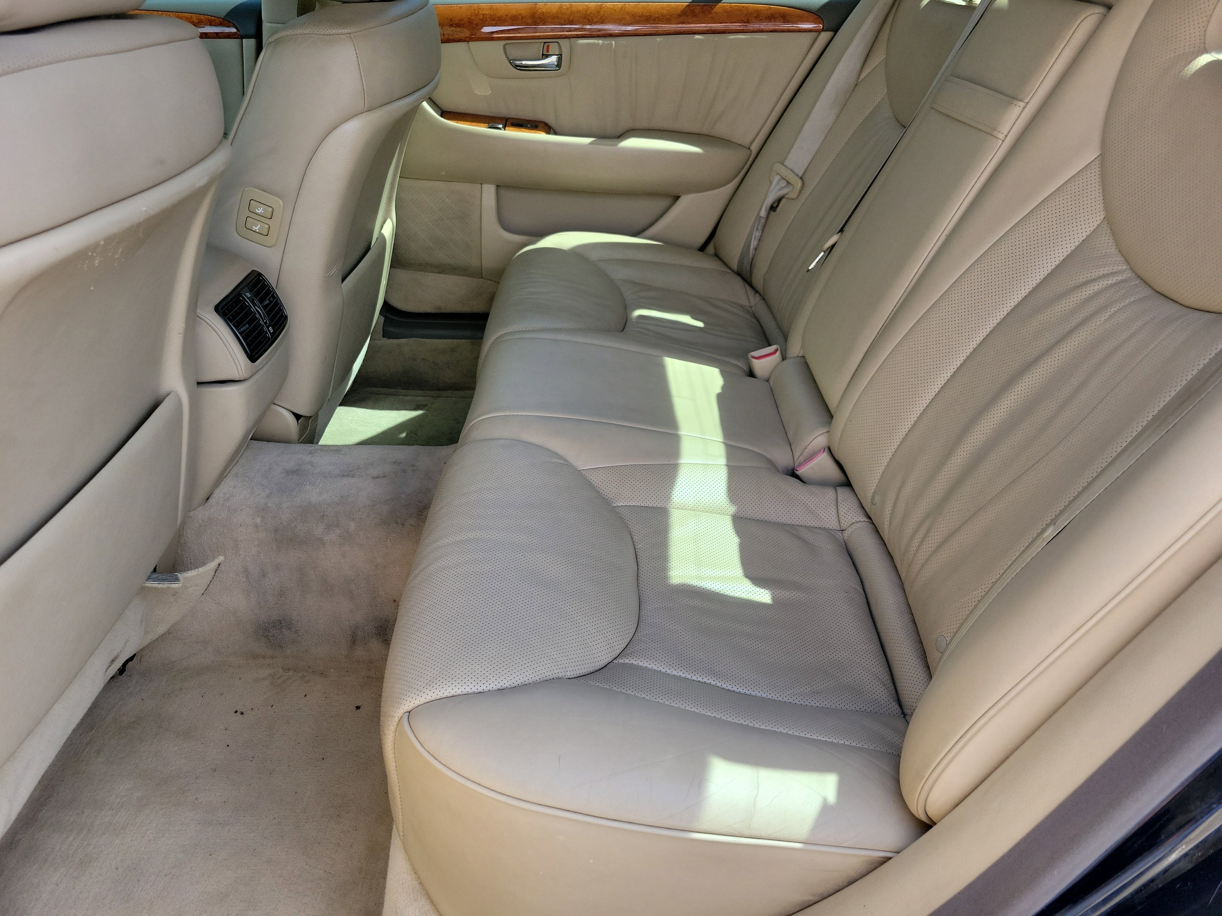 Used 2005 Lexus LS 430 RWD image 7