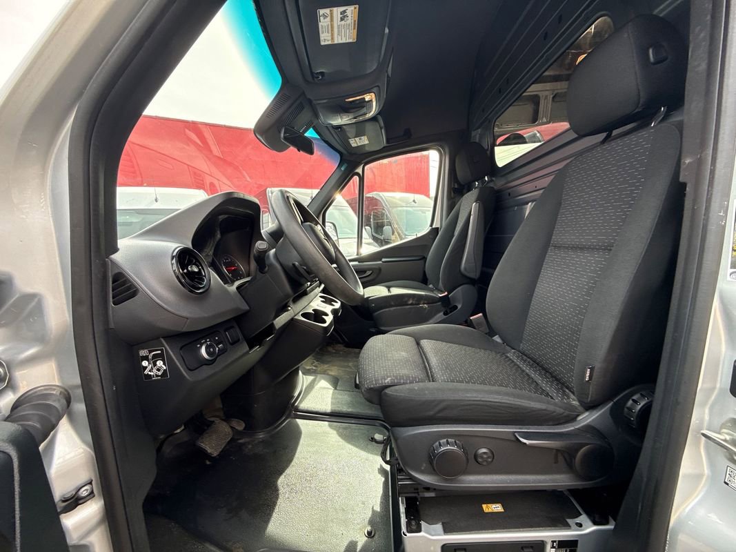 Used 2021 Mercedes-Benz Sprinter 2500 image 14