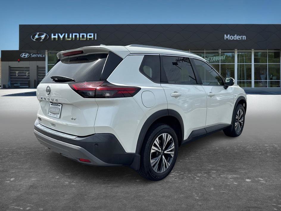 Used 2022 Nissan Rogue SV w/ SV Premium Package FWD image 3