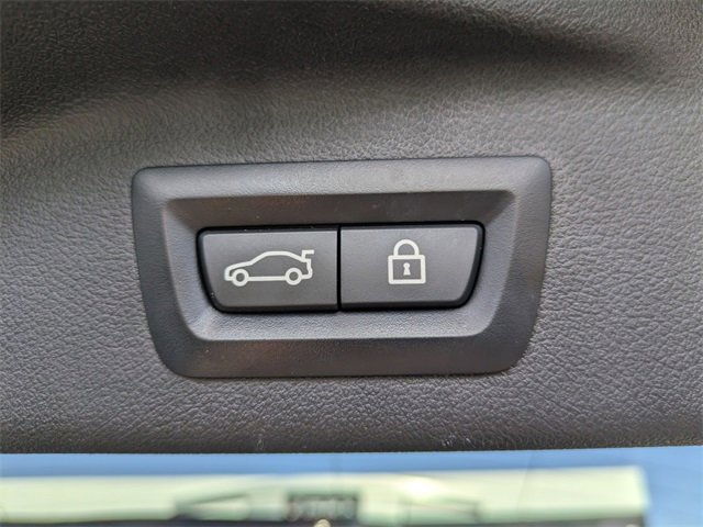 Used 2021 BMW X7 xDrive40i w/ Premium Package image 17