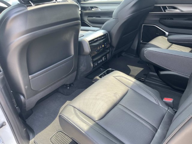 New 2026 Jeep Grand Wagoneer L Limited AWD/4WD image 19