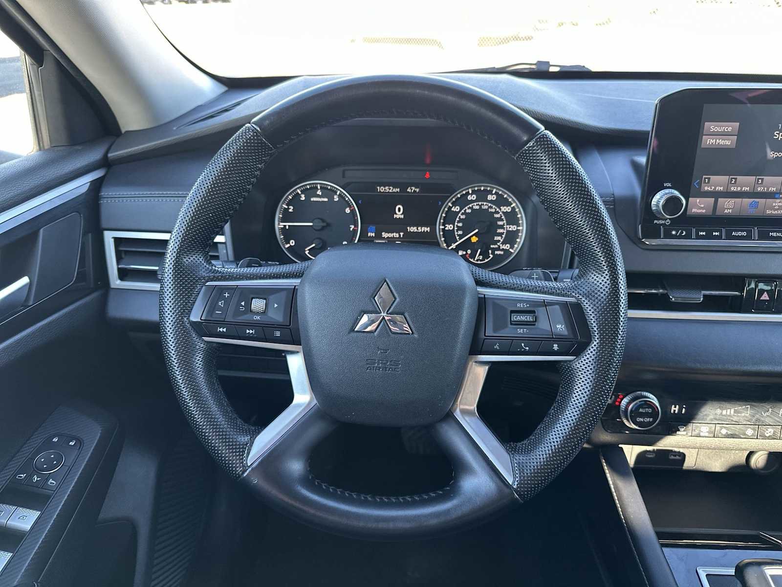 Used 2023 Mitsubishi Outlander SE image 11