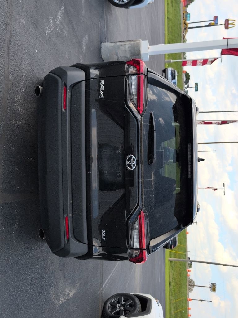 Used 2024 Toyota RAV4 XLE FWD image 6