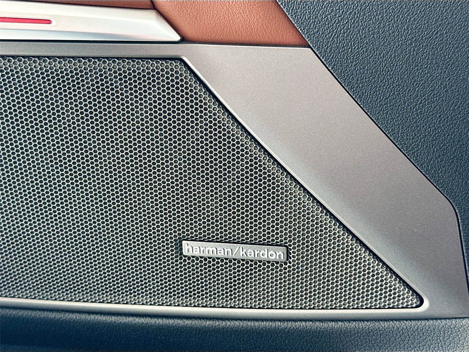 Used 2025 BMW M3 Sedan w/ Executive Package image 19