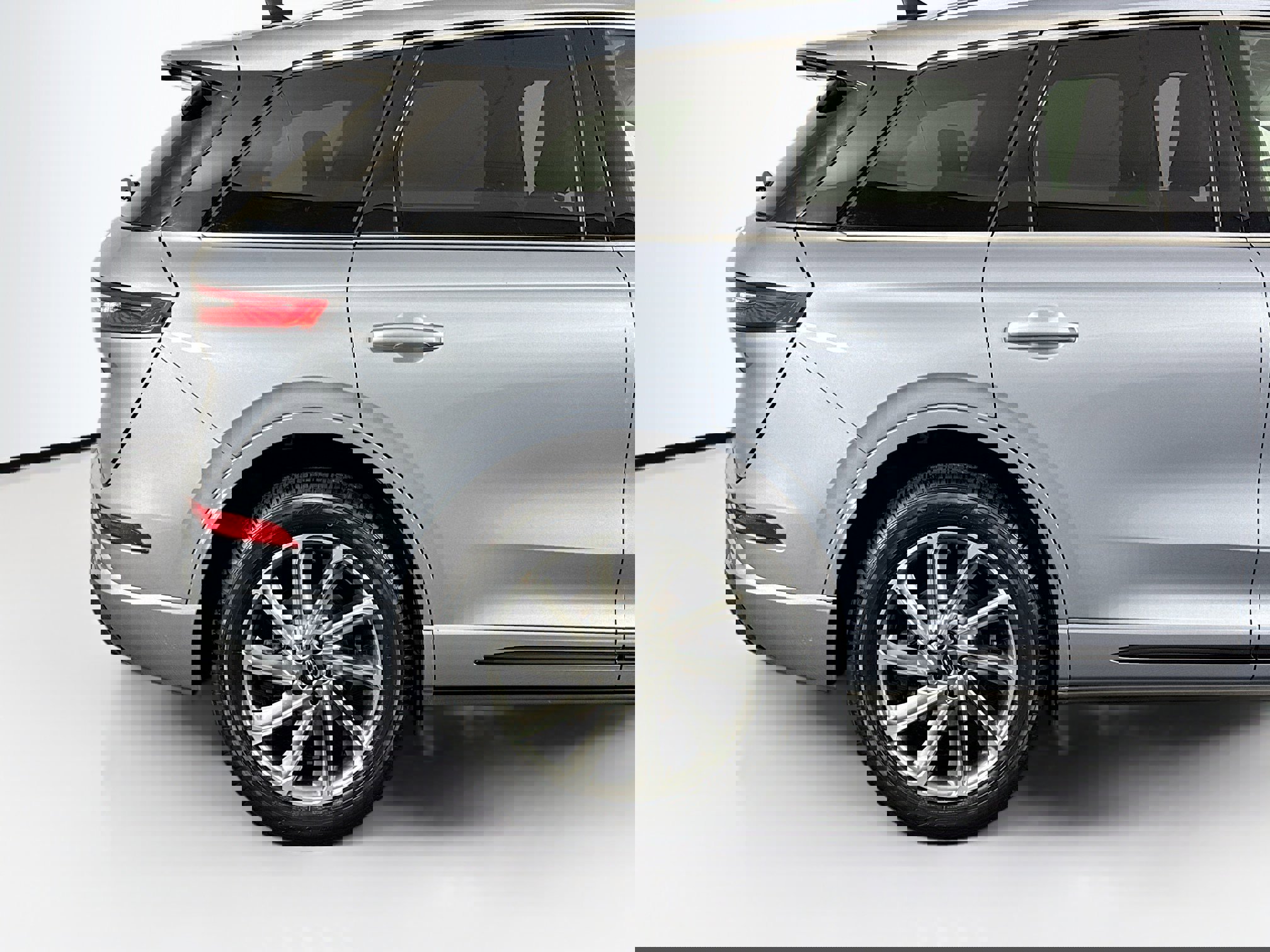 Used 2022 Lincoln Corsair Grand Touring w/ Towing Package image 46