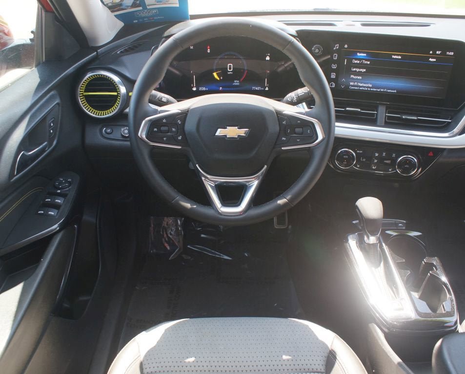 Used 2024 Chevrolet Trax LT w/ Driver Confidence Package FWD image 5