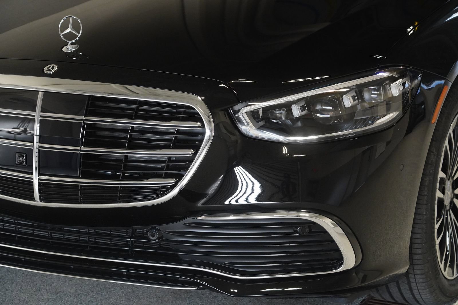 New 2026 Mercedes-Benz S 580e 4MATIC Sedan image 8