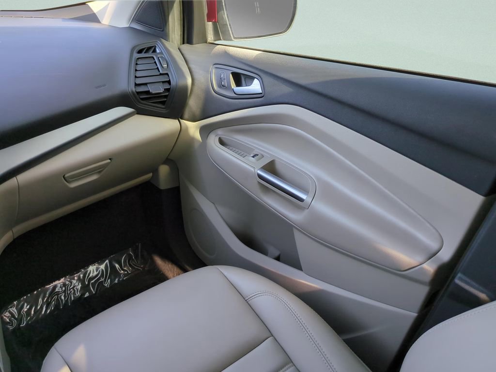 Used 2019 Ford Escape SEL image 17