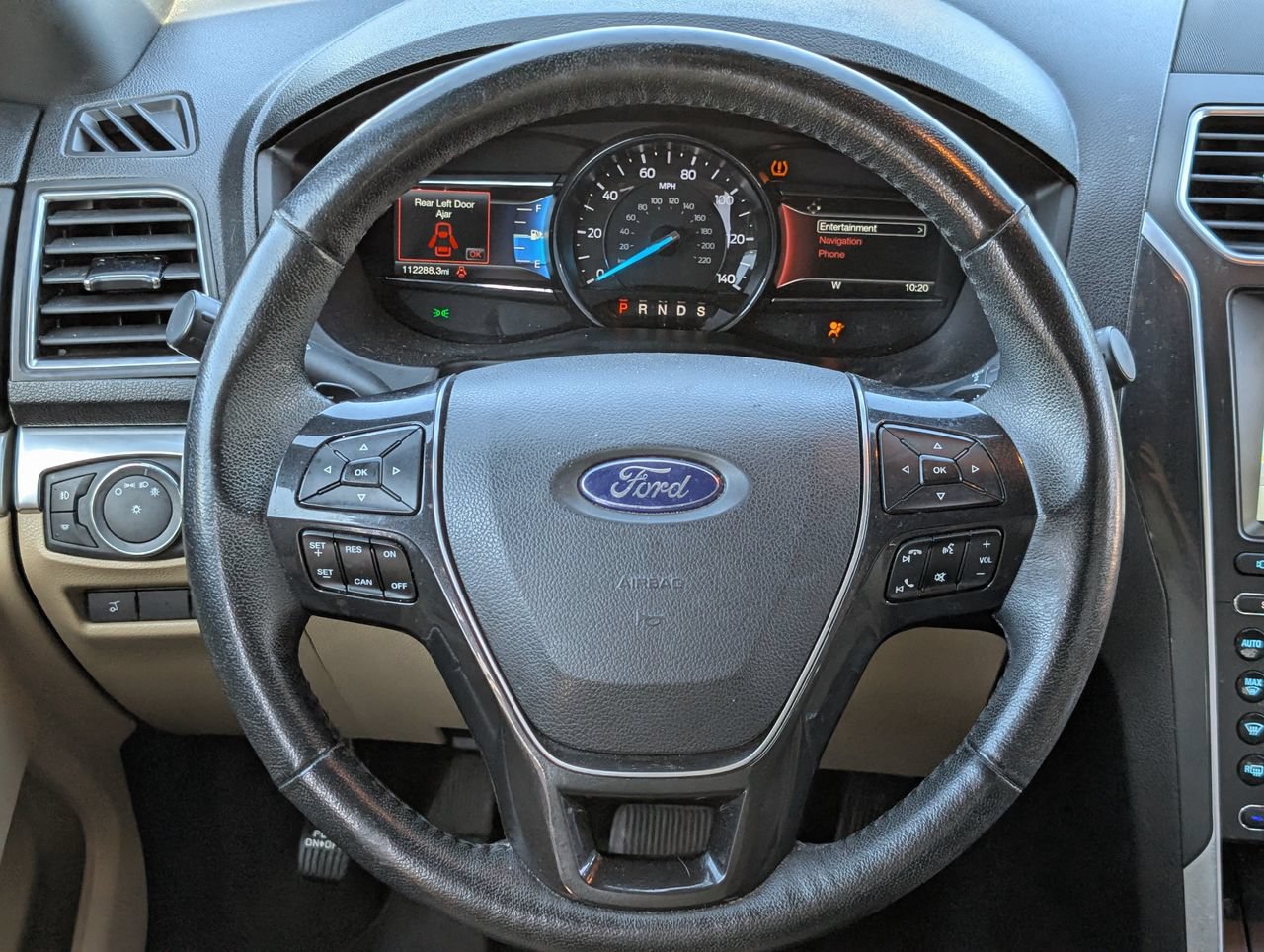 Used 2017 Ford Explorer Limited w/ Equipment Group 301A FWD image 11