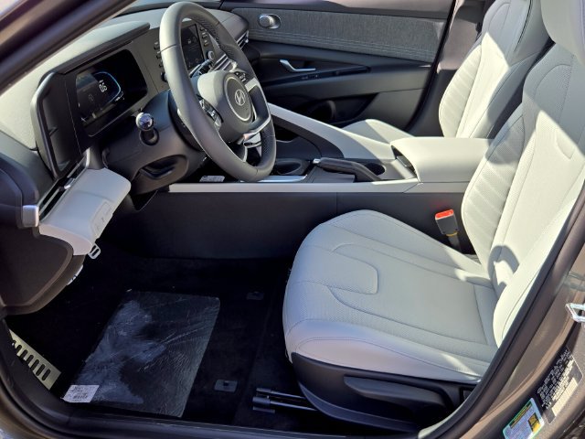 New 2026 Hyundai Elantra SEL Sport FWD image 5