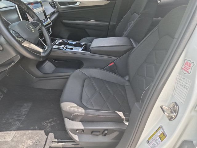 Used 2025 Volkswagen Atlas Cross Sport SE FWD image 24