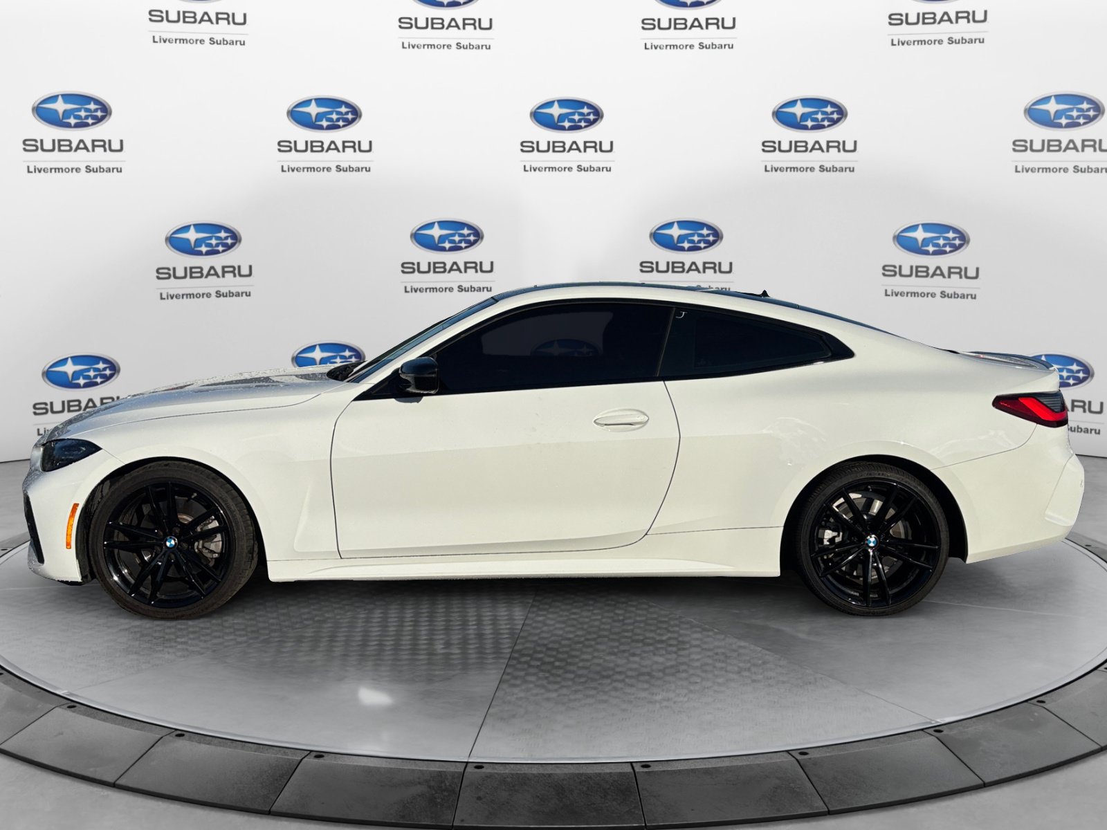 Used 2022 BMW 430i Coupe w/ M Sport Package RWD image 3