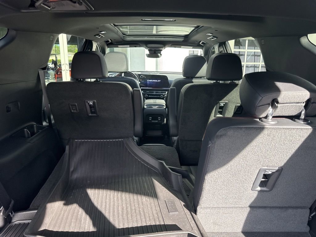 Used 2024 Chevrolet Traverse RS w/ LPO, Floor Liner Package AWD/4WD image 12