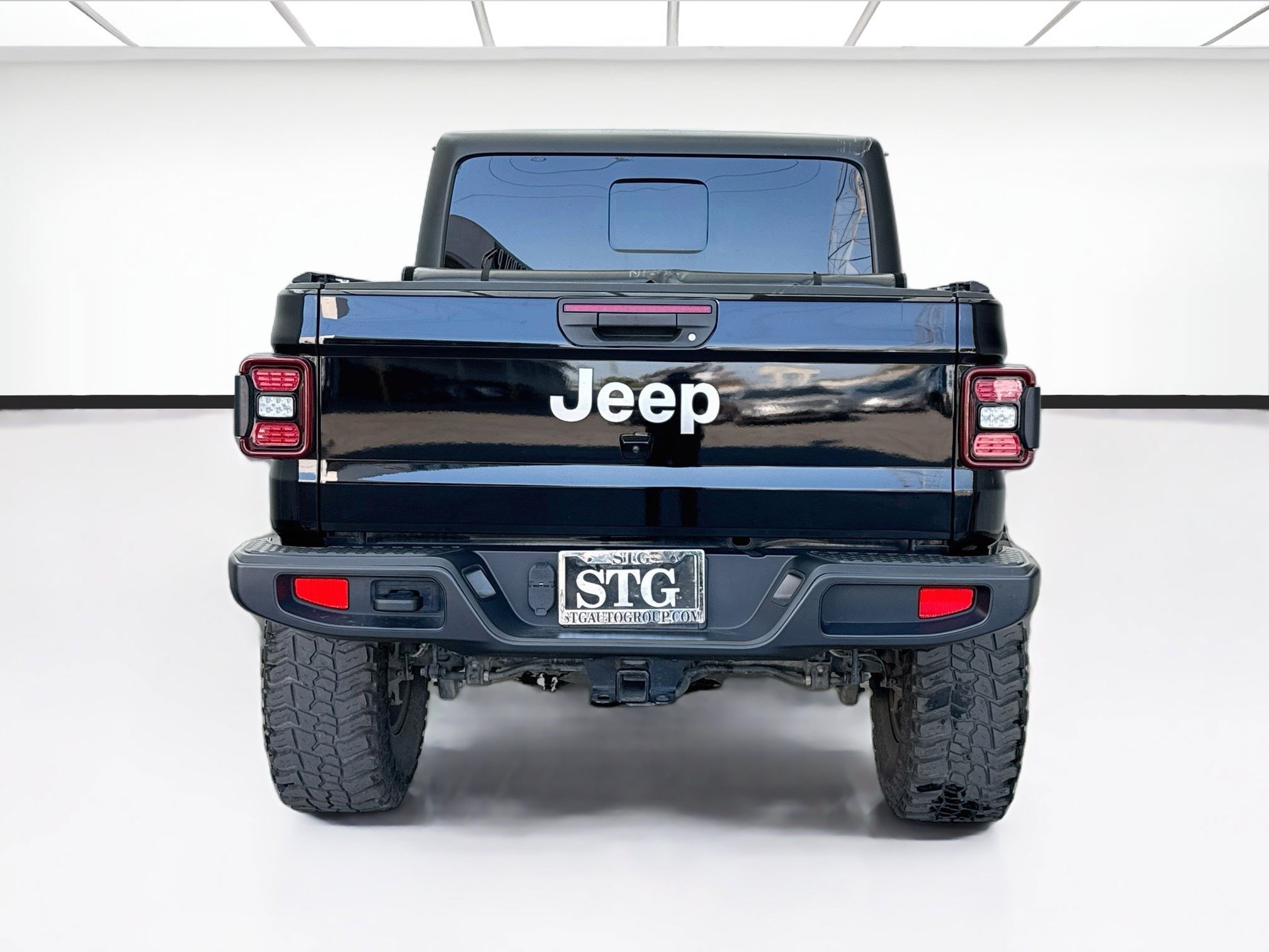 Used 2020 Jeep Gladiator Overland AWD/4WD image 5