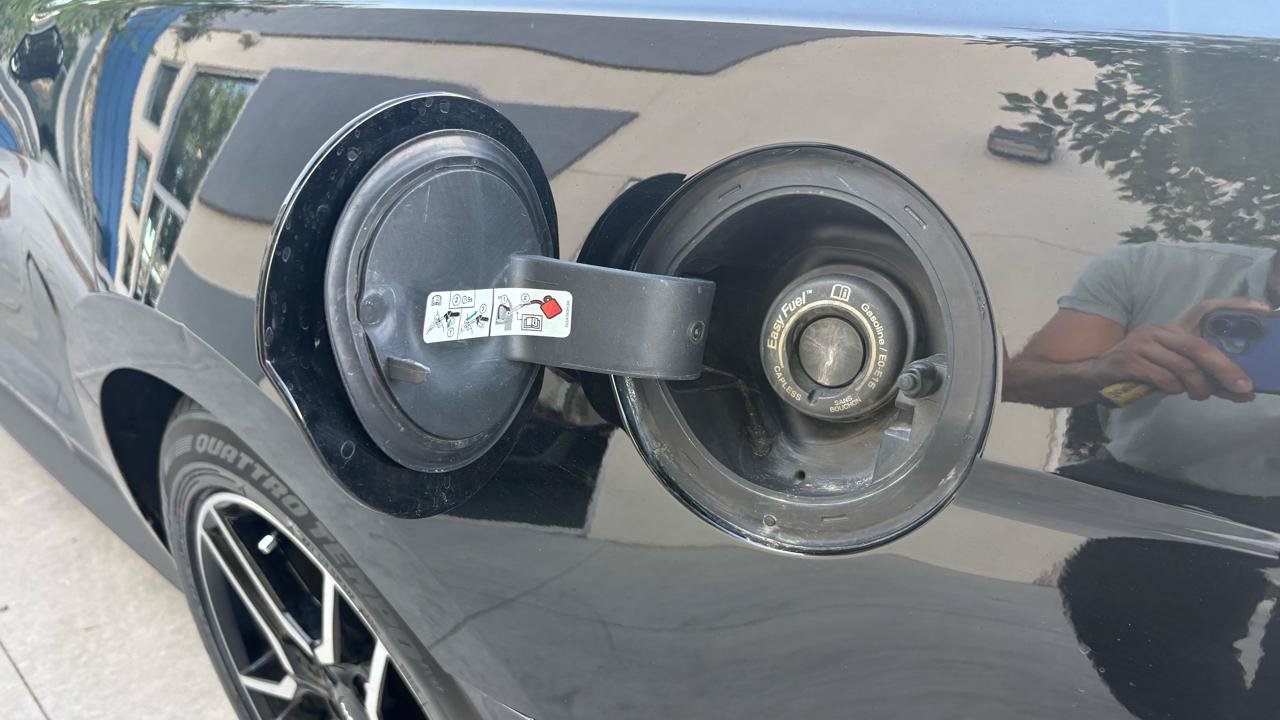 Used 2020 Ford Mustang GT Premium RWD image 13