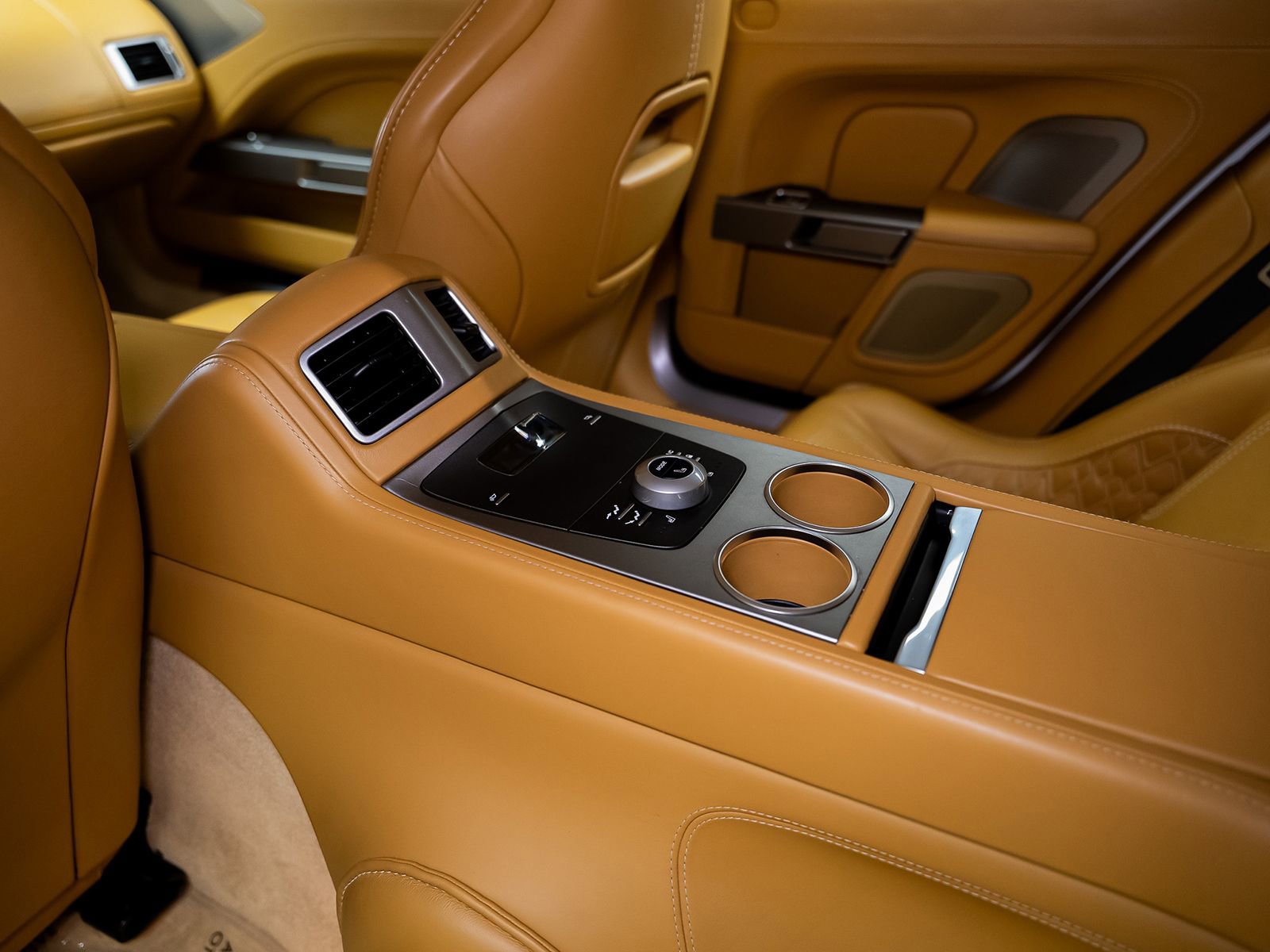 Used 2015 Aston Martin Rapide S RWD image 40