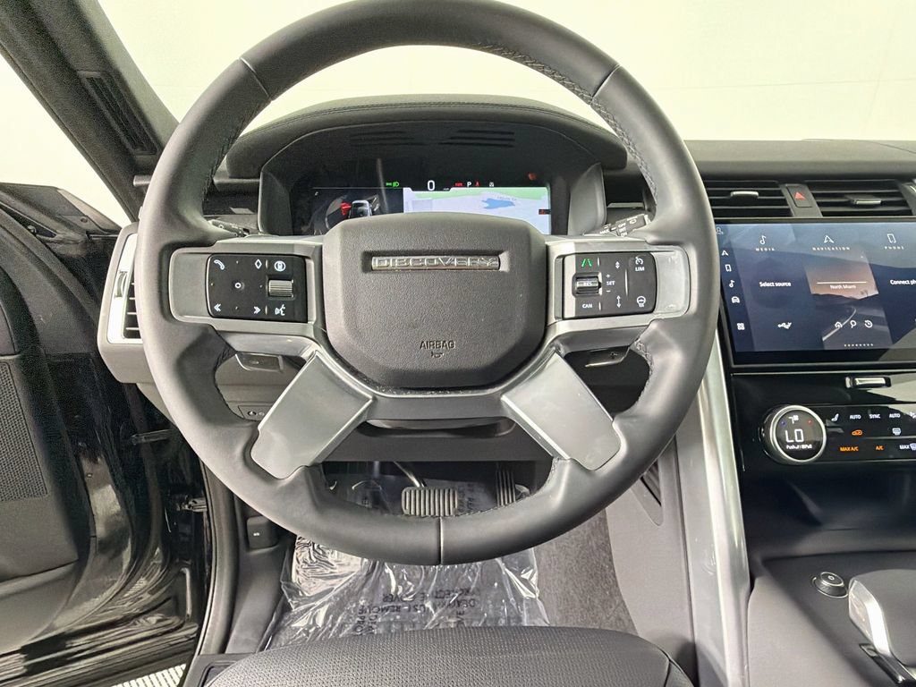 Certified 2025 Land Rover Discovery S AWD/4WD image 11
