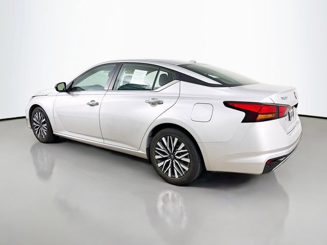 Used 2024 Nissan Altima 2.5 SV FWD image 5