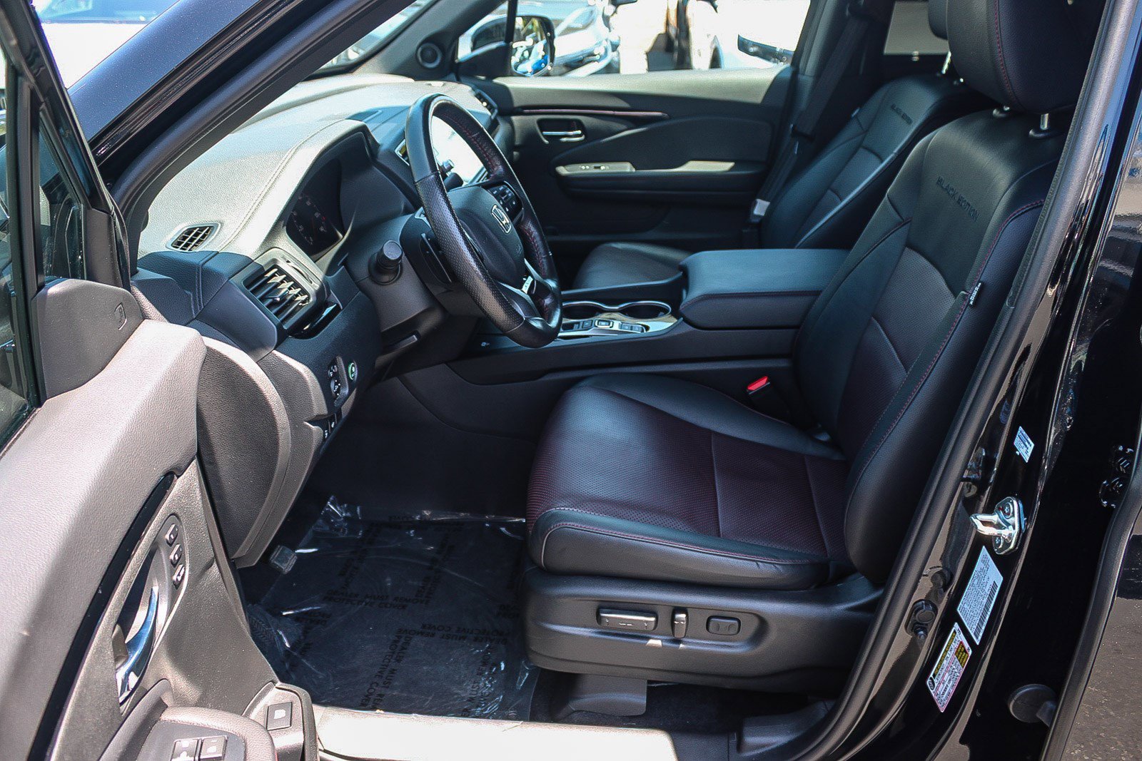 Used 2025 Honda Ridgeline Black Edition image 18