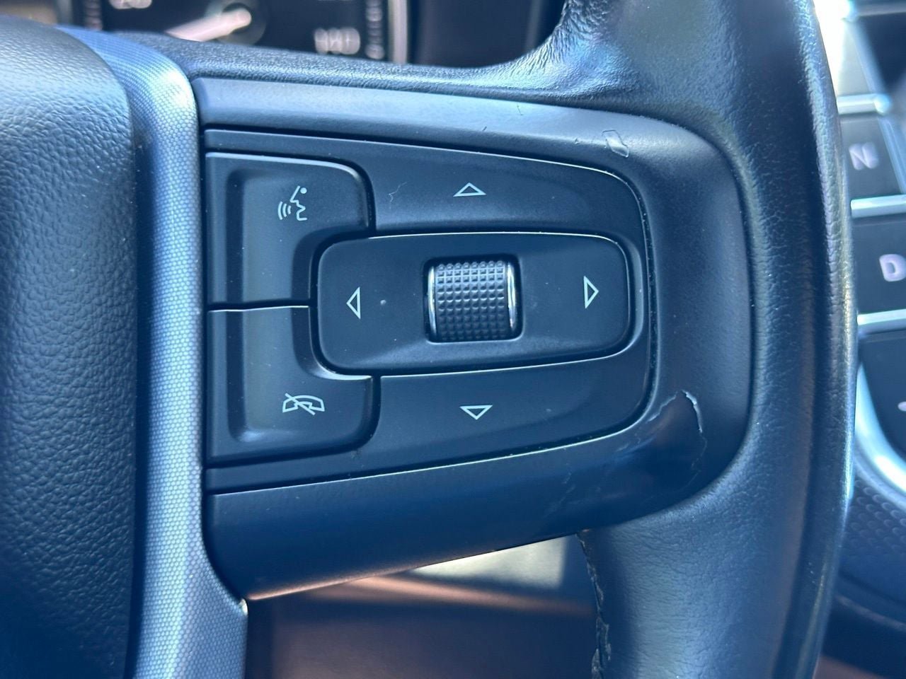 Used 2021 GMC Yukon SLT RWD image 30