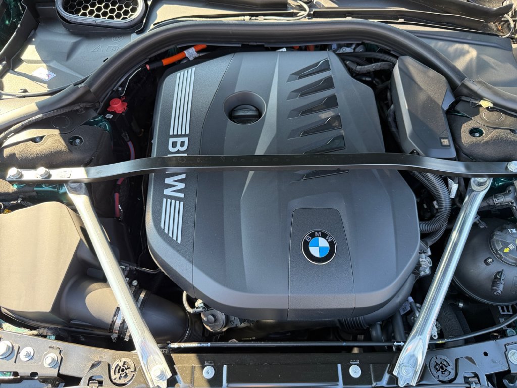 Certified 2026 BMW 750e xDrive AWD/4WD image 37