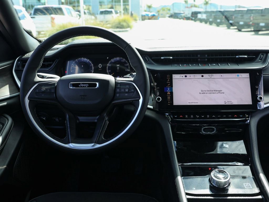 Used 2026 Jeep Grand Cherokee Altitude image 22