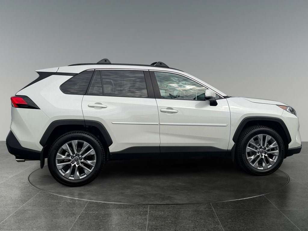 Used 2021 Toyota RAV4 XLE Premium AWD/4WD image 10