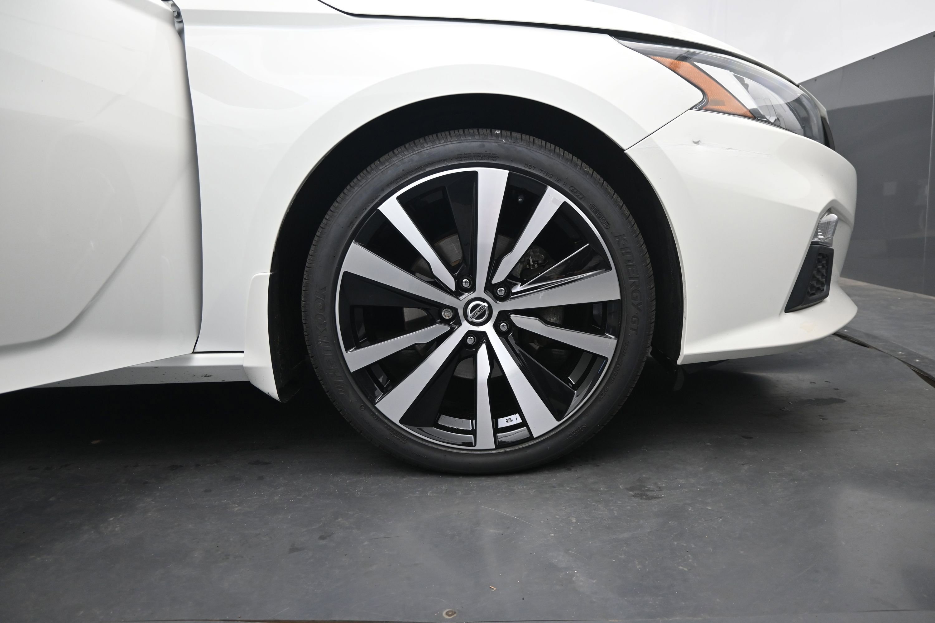 Used 2021 Nissan Altima 2.5 SR w/ SR Premium Package FWD image 21