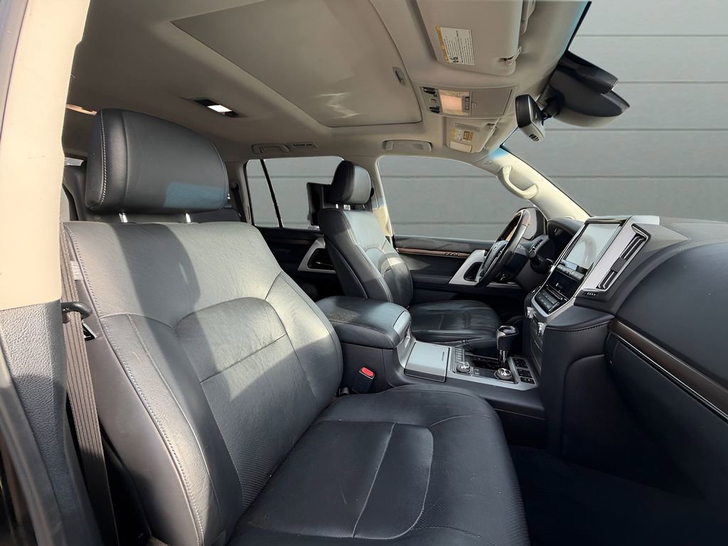 Used 2016 Toyota Land Cruiser w/ Four Season Floor Mat Package AWD/4WD image 11