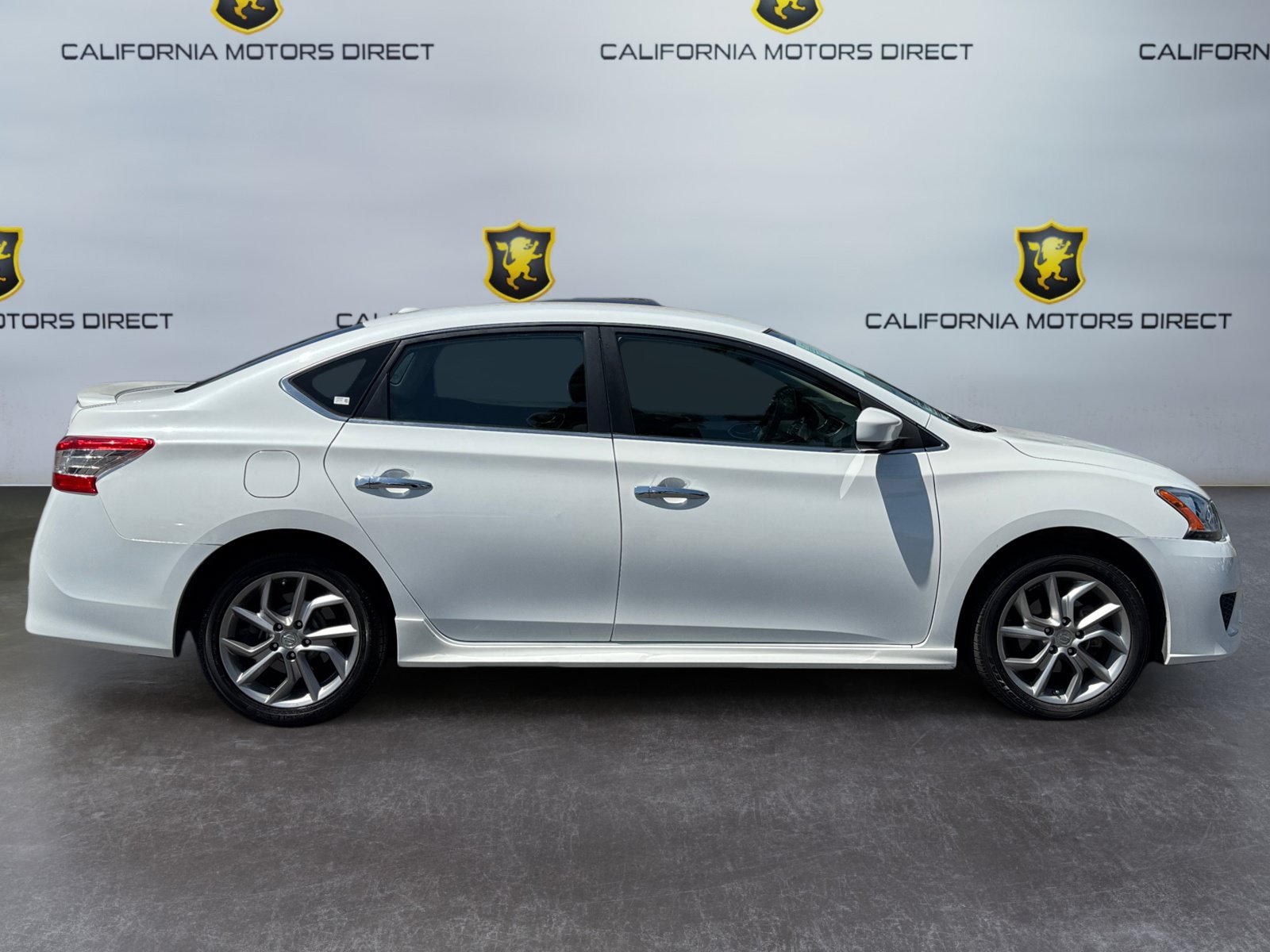 Used 2014 Nissan Sentra SR w/ SR Driver Package FWD image 6