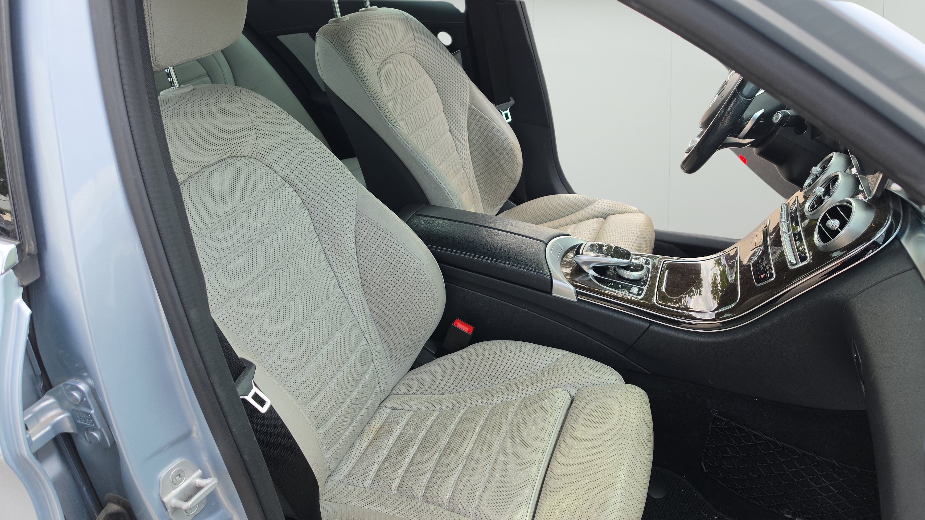 Used 2015 Mercedes-Benz C 400 4MATIC image 23