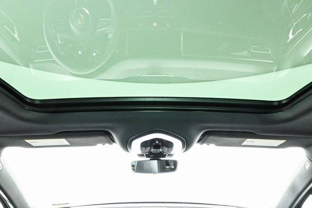 Used 2025 Porsche Macan image 21