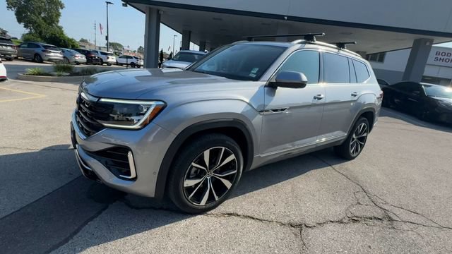 Used 2024 Volkswagen Atlas SEL Premium R-Line AWD/4WD image 4