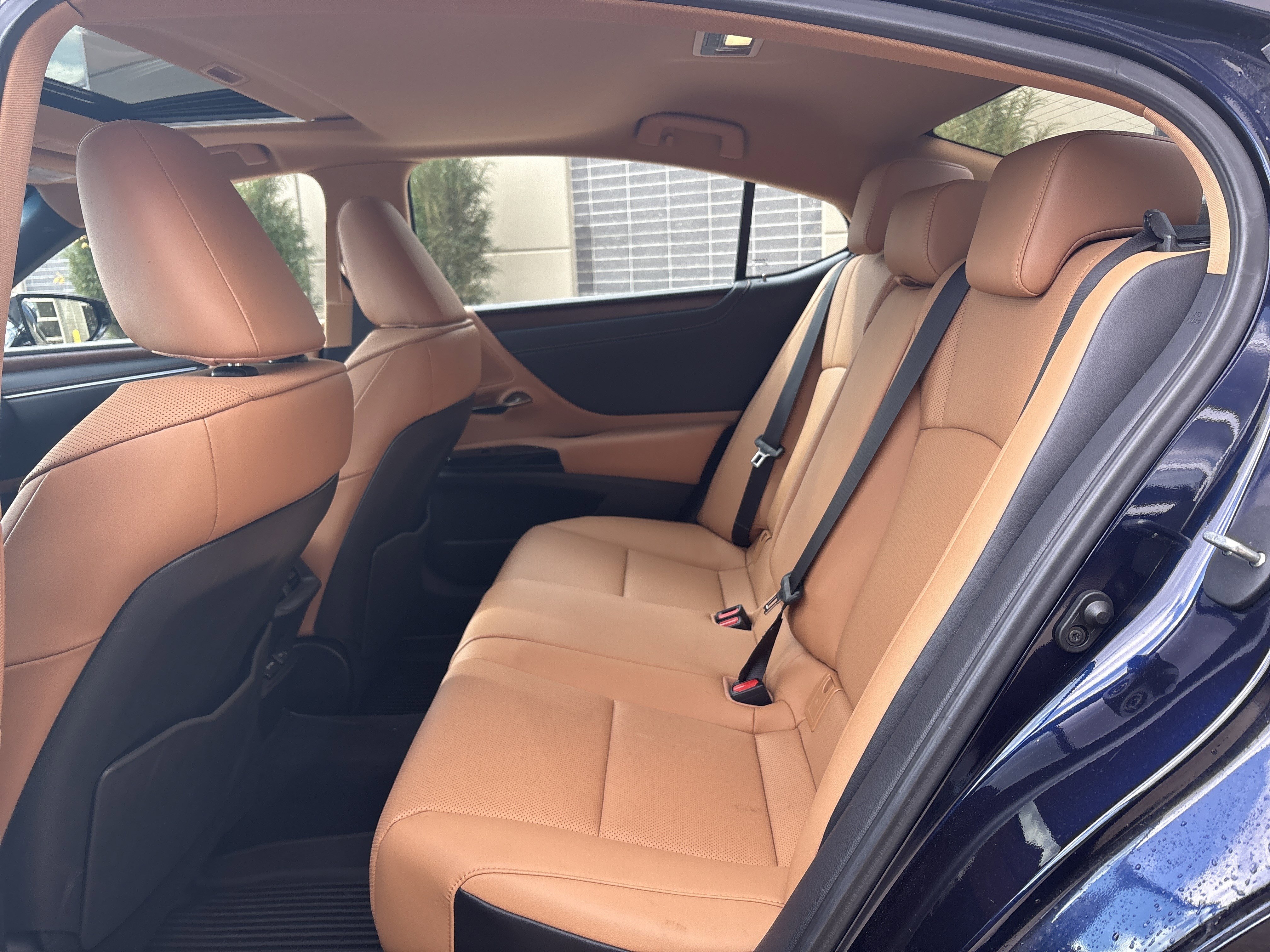 Certified 2025 Lexus ES 350 w/ Premium Package image 31