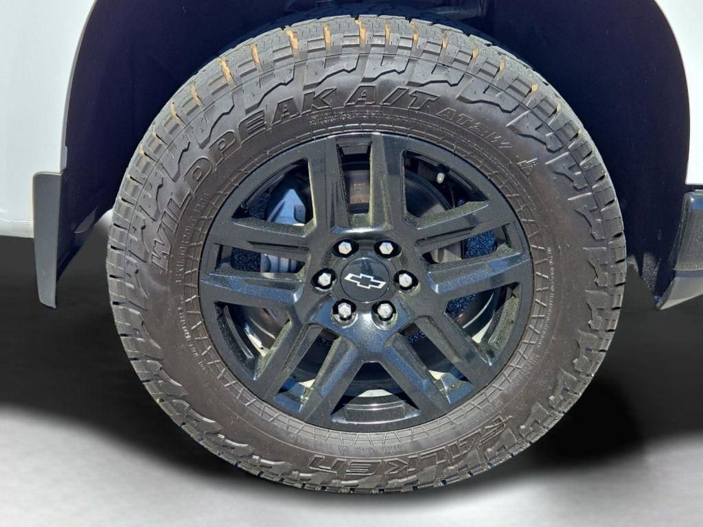 Used 2021 Chevrolet Silverado 1500 LT Trail Boss w/ LPO, Dark Essentials Package image 6